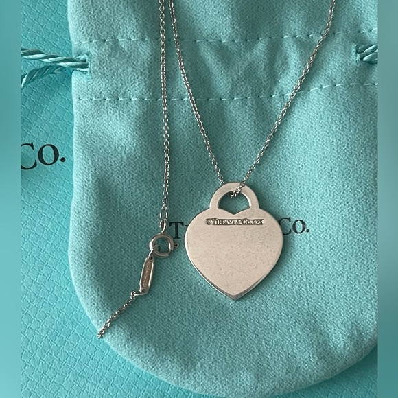 TIFFANY & CO. NOTES 727 FIFTH AVE HEART NECKLACE W/BOX & POUCH⭐️ 925 SS⭐️16” - Picture 9 of 15